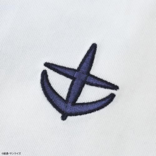 前面はそれぞれの所属をあしらったワンポイントの刺繍のみ
