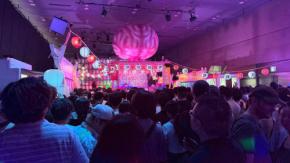 感覚に刺激を与える新感覚フードフェス「脳汁横丁」が成功裡に開催