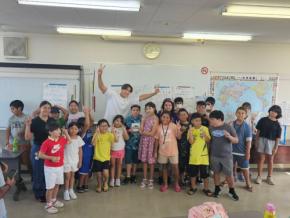 當間ローズが子どもたちと交流、笑顔と夢を届ける「薔薇色の人生音楽祭2025」開催