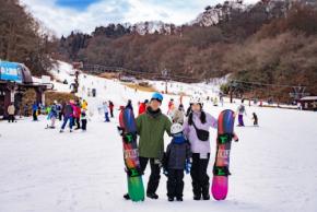 【最高の冬休みを】佐久スキーガーデン パラダ、三連休に日帰りで家族で楽しめるスキー体験を提供