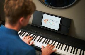 Wi-Fi搭載デジタルピアノ「FP-40」と専用アプリ「Piano Sphere」発表