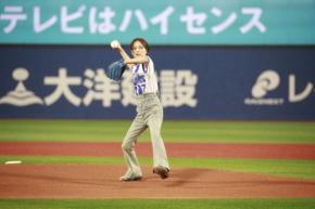 相川七瀬さんが始球式に登板！「ハイセンス 大画面テレビ DAY」開催