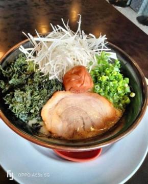 一杯ごとに愛情たっぷり！ファミリーで楽しむラーメン「清六家」が春の梅極み鶏と夏の冷やし担々麺を発売