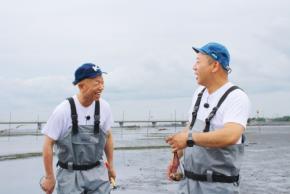 バイきんぐ小峠、西村のキャンプ番組に初出演!結成30周年を祝うサプライズも