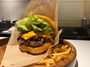本格アメリカンダイナー「Shakiri Meat Diner」が八王子にオープン