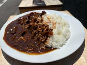 代々木八幡に馬肉専門店が手がけるカレー屋「馬肉屋のカレー」がオープン