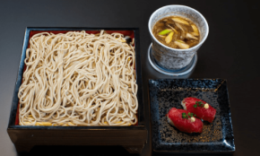青森県弘前市の「つけ蕎麦 白神」が馬肉を贅沢に使った新メニューの提供を開始