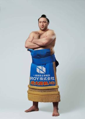 元大関・栃ノ心氏が豪快な上手投げで再び登場！ROY株式会社公式アンバサダーに就任