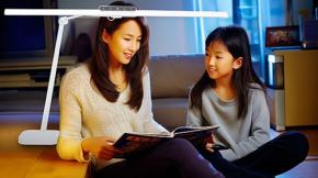 自然光と同等な明かりが得られる最新型デスクライトからスタンドタイプが新登場
