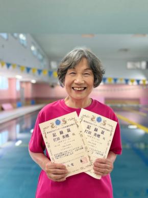 84歳の打田美穂さん、大会新記録！ サギヌマスイミングクラブ宮前平が裏付けるシニアの輝き
