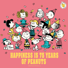 PEANUTSコミック誕生75周年を祝うスヌーピータウンショップが東京駅で開催