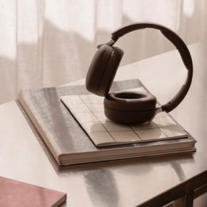 スウェーデンのオーディオブランド「Sudio」、新色ショコラブラウンのヘッドホンを発売