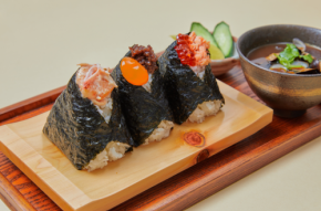 【新宿御苑に新店舗】一汁おにぎり専門店「一粒万福」が作る、握りたての贅沢おにぎりで日本文化を世界へ