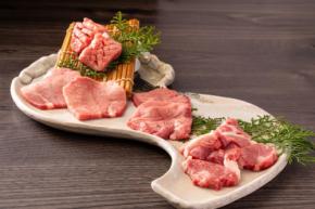 焼肉店「牛次郎」、希少部位「黒タン」や〆メニュー刷新で焼肉体験をさらに向上