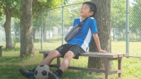 冷却と水分補給を同時に実現！「体幹冷却ポーチ」で新感覚の暑さ対策