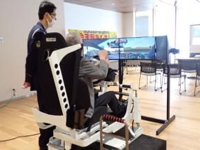 北海道警察本部が安全運転トレーニング用シミュレーターを初導入
