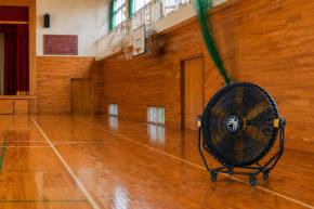 体育館の暑さ対策に!約30m先まで風が届く業務用扇風機「30M FANS MOVE」特別価格で提供開始