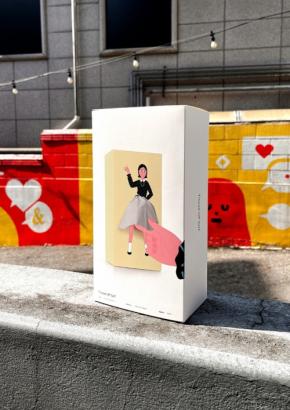 SPEXTRUM、イラストレーターJUN OSONとのコラボティッシュケース「Tissue Up Girl」を限定発売