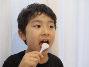 お子さまの舌ケア習慣をSHIKIENが提案、親子で始める「見える化」ケア