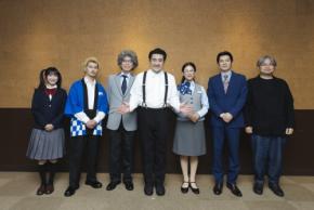 小手伸也初主演!シェイクスピア・シリーズ『コテンペスト』開幕、百貨店を舞台にした復讐コメディ