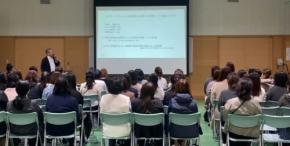 近畿大学附属小学校で保護者向けボードゲーム講演会と親子体験会を開催