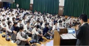 近畿大学附属広島高等学校東広島校が高校1年生向けキャリアセミナーを開催