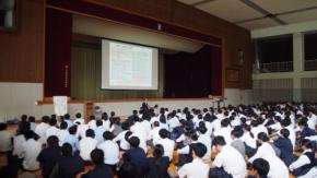 近畿大学附属和歌山高校・中学校が「外国人の人権」をテーマに講演会を実施