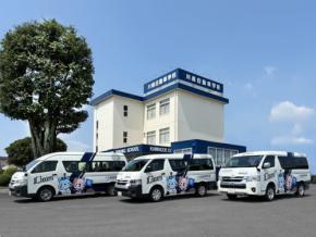 川越自動車学校が埼玉西武ライオンズデザインの送迎車を導入