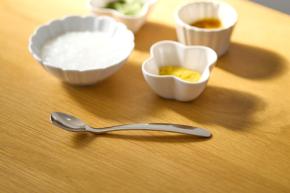 離乳食期から長く使えるステンレス離乳食スプーンがエジソンママから登場