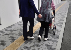 こうのす共生病院が取り組むコミュニティナース「コミナス」の実践