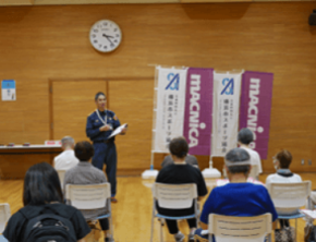 横浜市消防局とマクニカが連携、高齢者の転倒予防に向けたフレイル測定会を開催