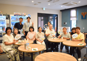 病院をまちの縁側に。こうのす共生病院が続ける交流の場「井戸端会議」