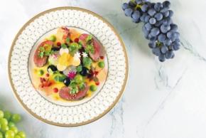 福岡サンパレスの展望レストランでぶどうを堪能する秋の限定ランチ・ディナー