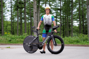 プロトライアスリート古谷純平選手が新型スピードマックスCFRで世界選手権へ