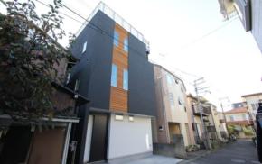 15坪の敷地に実現した工夫あふれる3階建て二世帯住宅