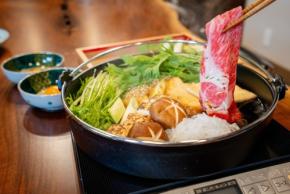淡路島の温泉宿「海と森」で淡路椚座牛のすき焼きを楽しむ冬の宿泊プランが開始