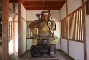 移住夫婦が丁寧に育てるシャインマスカット—手しごとの温かさを韮崎市公式Instagramで紹介