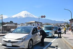 【富士河口湖町】「春の全国交通安全運動」に伴い街頭指導を実施しました