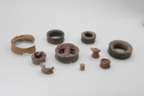 【立正大学博物館】ミニ展「縄文アクセサリー ―川口市石神貝塚出土の耳飾り―」を9月14日より開催