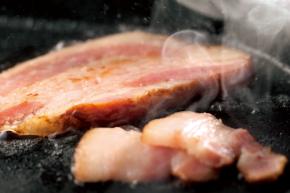 地元で「売れない」と絶望したベーコンが世界の頂点へ！ 北海道・エーデルワイスファームが「ダイヤモンド味覚賞」を受賞