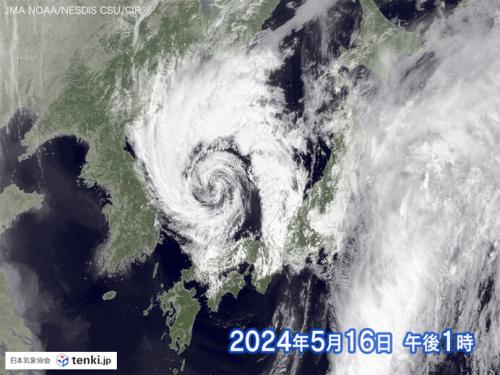 まるで台風のような寒冷渦の雲（2024年5月16日13時の衛星画像）