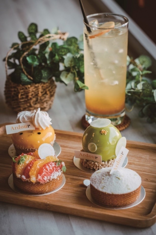 恋に効く!? 館内のベーカリーで、麗しのフランス風スイーツを。