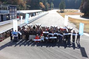 「BIGLOBE」プロドライバーによるリアルサーキット走行・ドライビングシミュレーターの体験イベントを開催