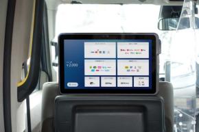 GO、タクシー車載タブレットの次世代端末を開発　13インチに大型化