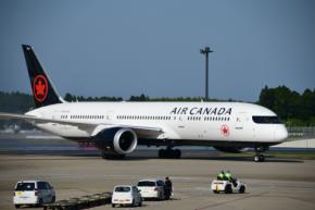 カナダ政府、航空業界の無給労働に関する調査開始