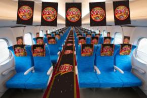 日清食品、東海道新幹線で「U.F.O.」装飾の臨時列車を運行