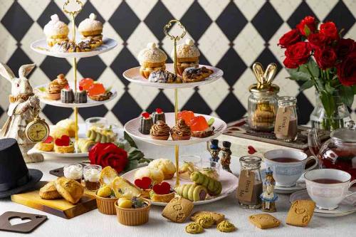 ヒルトン東京、アリスとハート女王様のお茶会