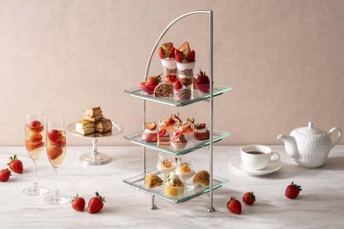 ヨコハマ グランド インターコンチネンタル ホテル、いちごとルビーショコラのアフタヌーンティー