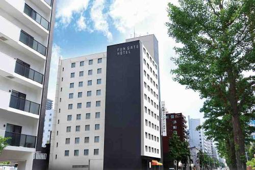 ベルーナ、札幌ファンゲートホテル