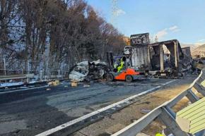 関越道多重事故、実況見分続く　広域迂回を要請